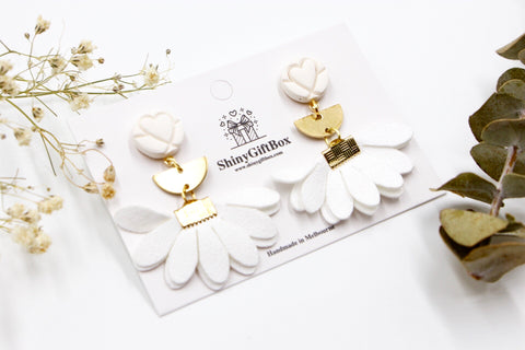 White Heart & Gold Flower