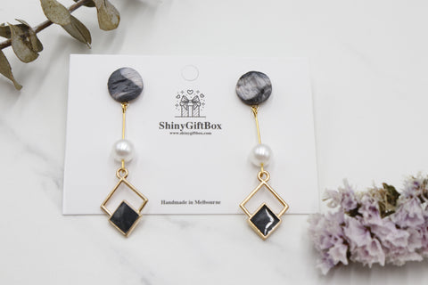 Black Shimmer Marble & Pearl