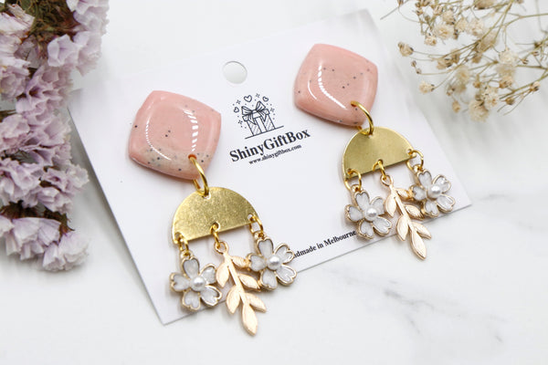 Pink & Gold Flower Statement